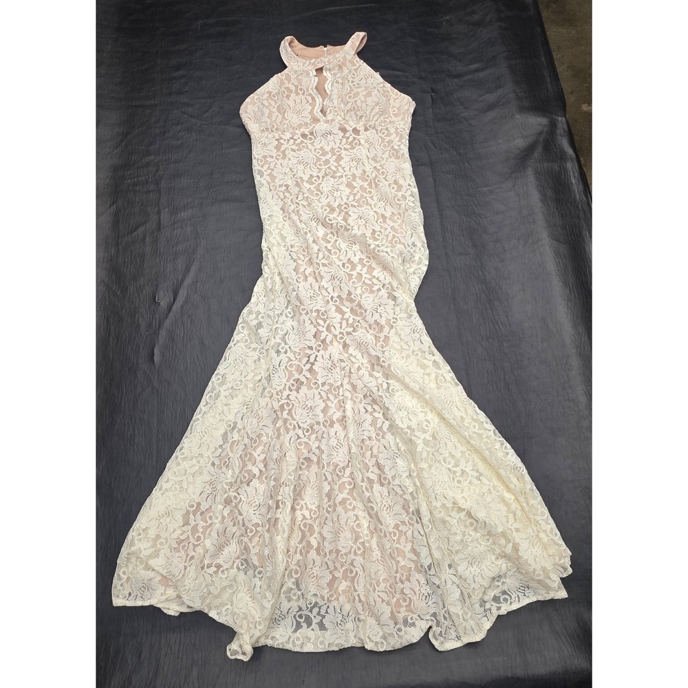R&M Collection Wedding Gown Size 14 New With Tags Original $140‎